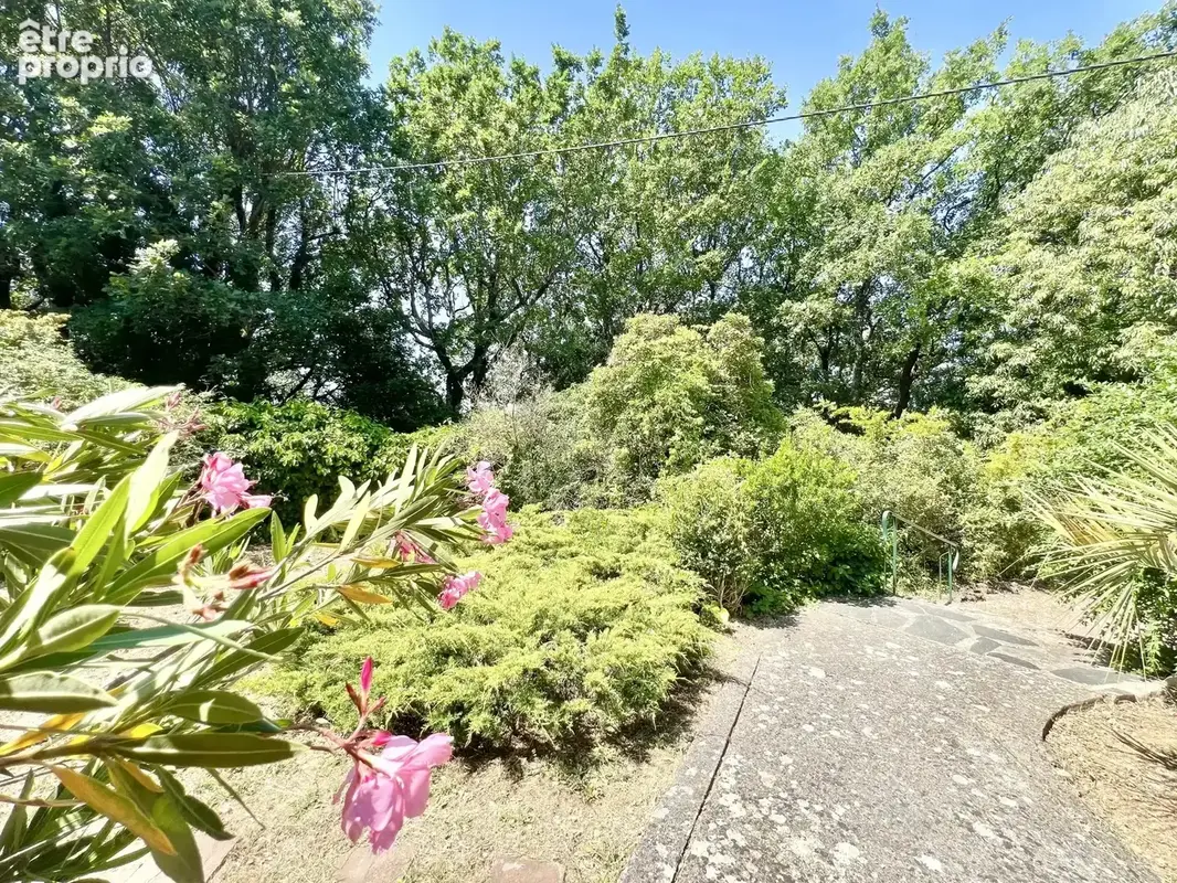 Maison T5 sur 1 480 m² de terrain avec piscine - photo 27