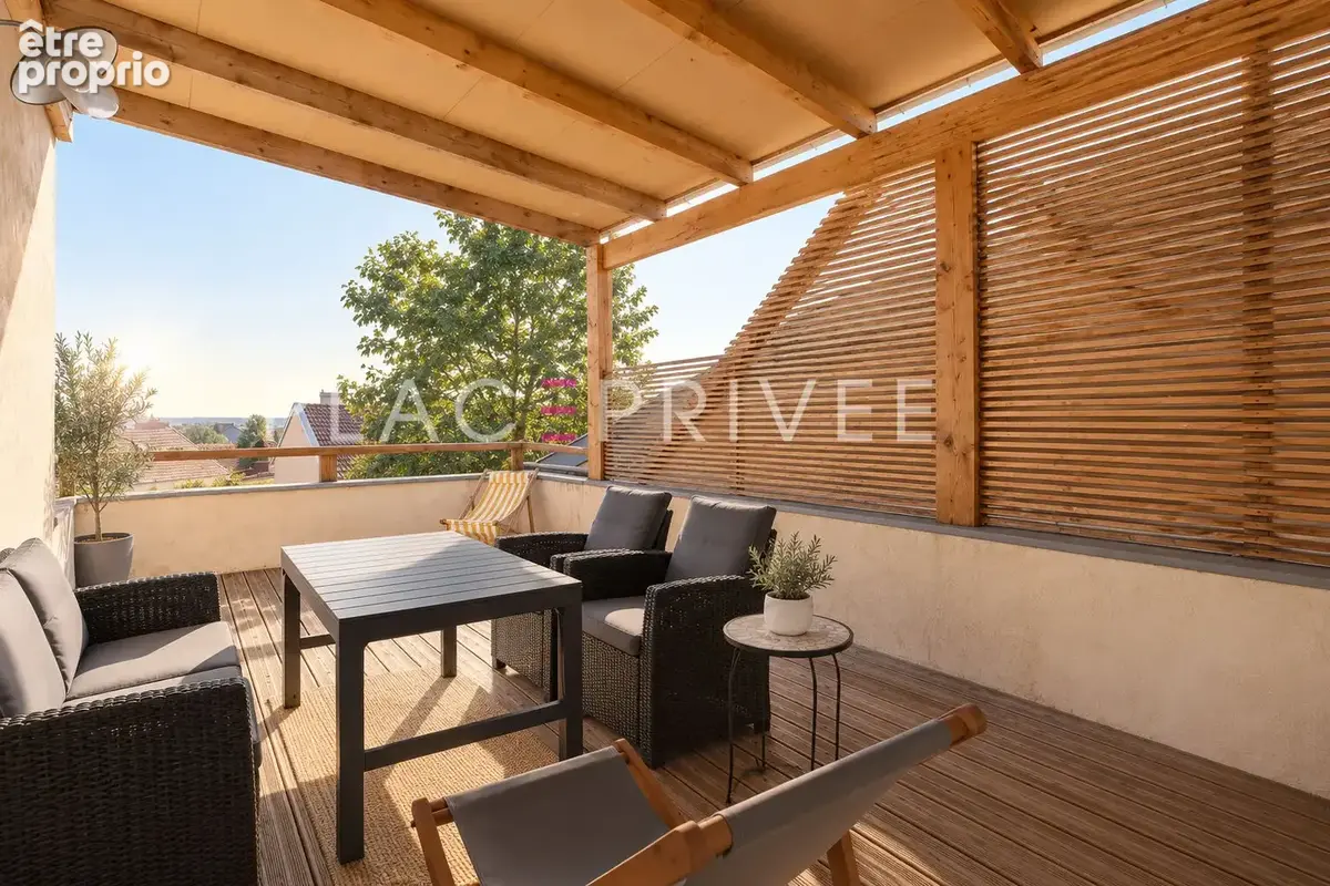 Maison avec jardin et stationnement - photo 16