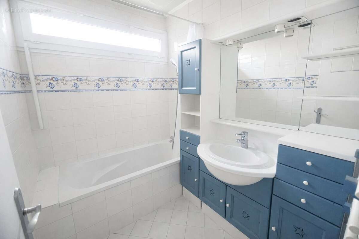 Appartement à SARTROUVILLE