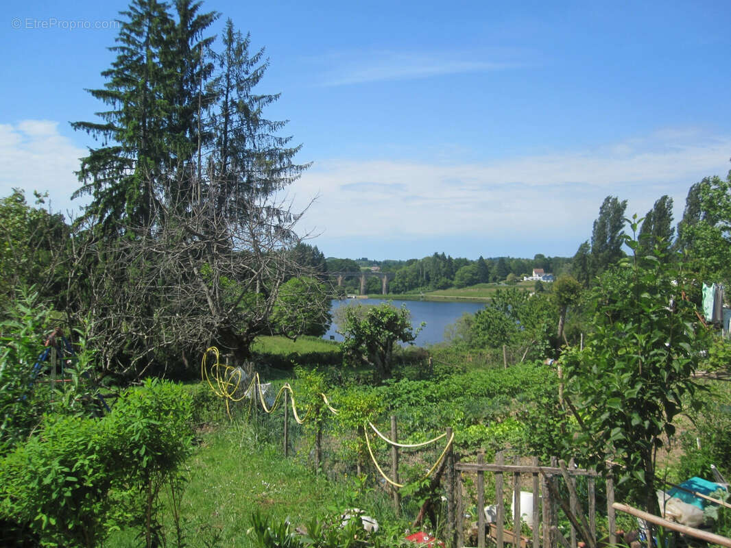 Maison à SAINT-YRIEIX-LA-PERCHE