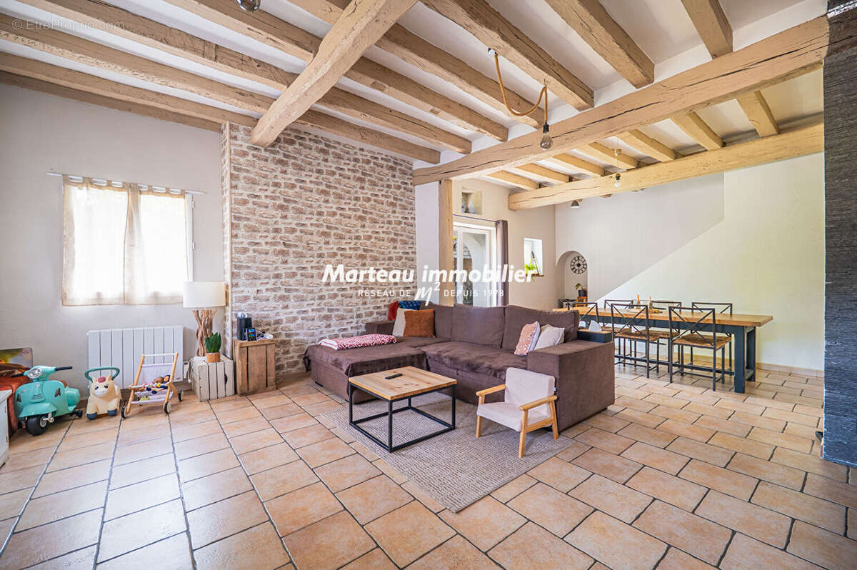 Maison à NEUVY-EN-CHAMPAGNE