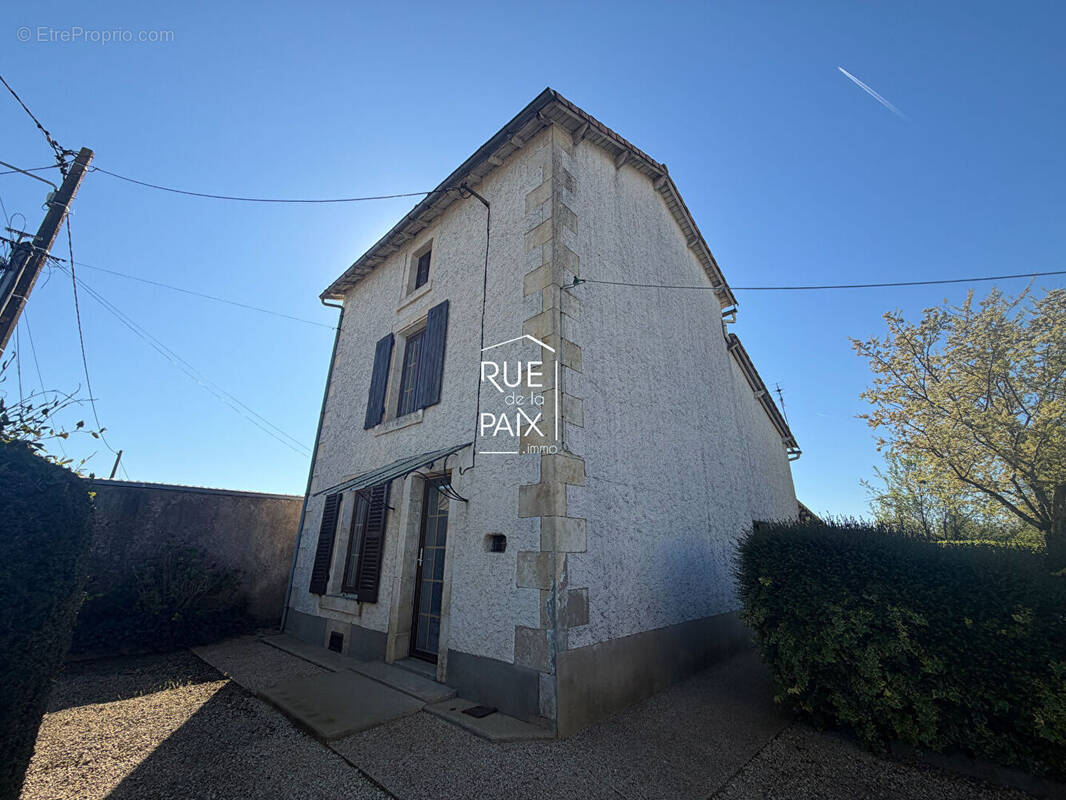 Maison à PAMPROUX