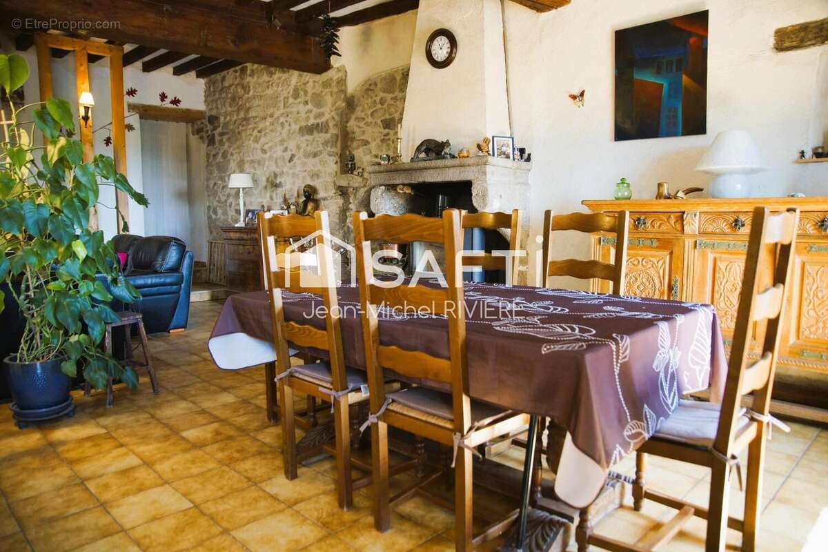 Maison 150 m² à Taluyers  - photo 3