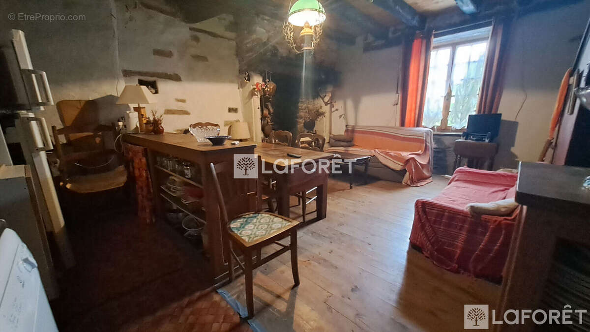 Maison à CHAUDES-AIGUES