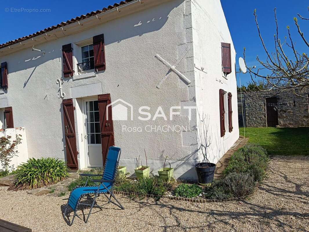 Maison 130 m² à Saint-Martin-Des-Fontaines  - photo 6