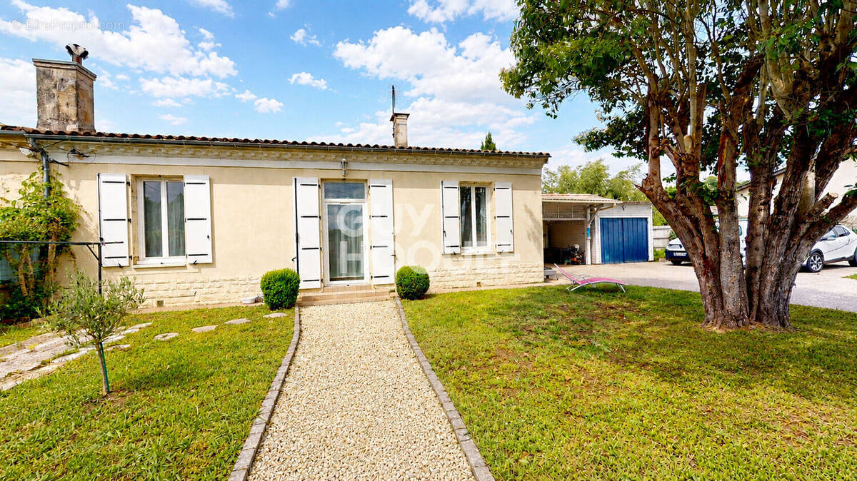 Maison à CERONS