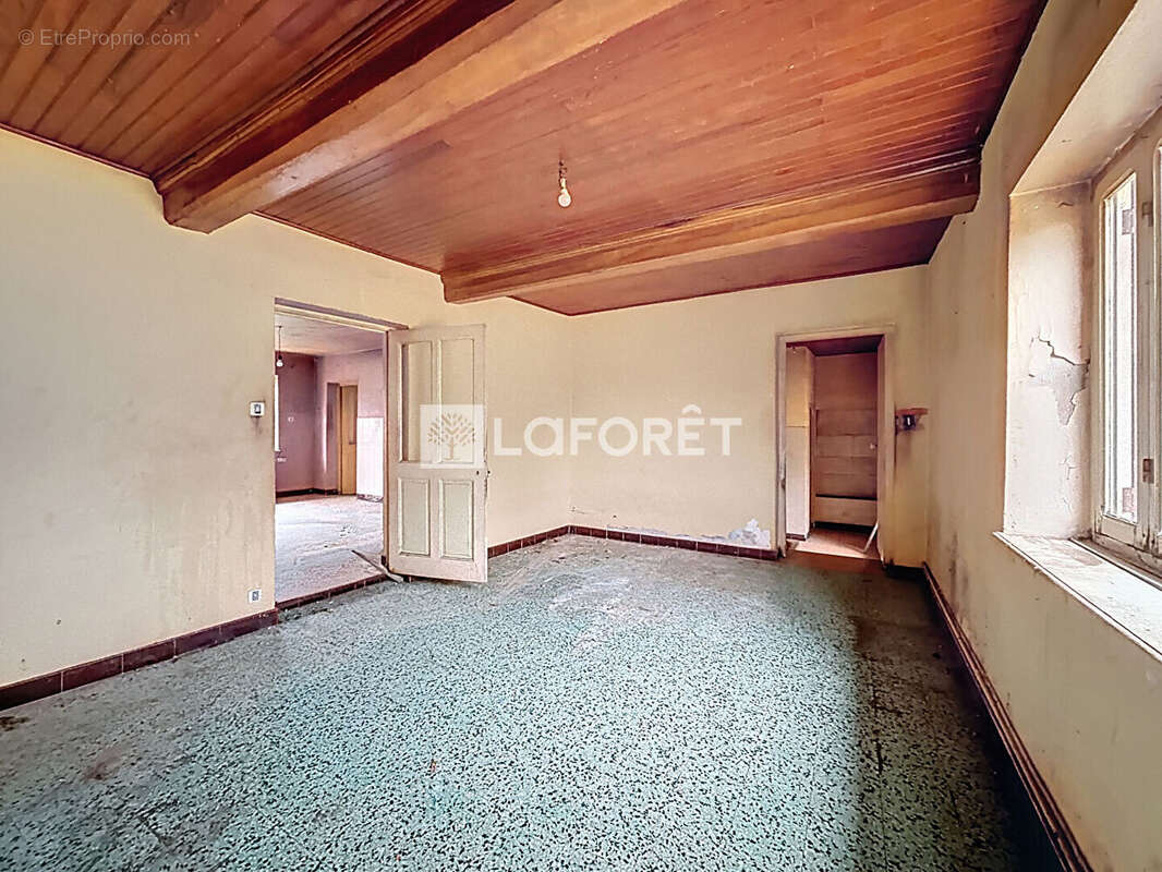 Maison à SAINT-ETIENNE-SUR-CHALARONNE