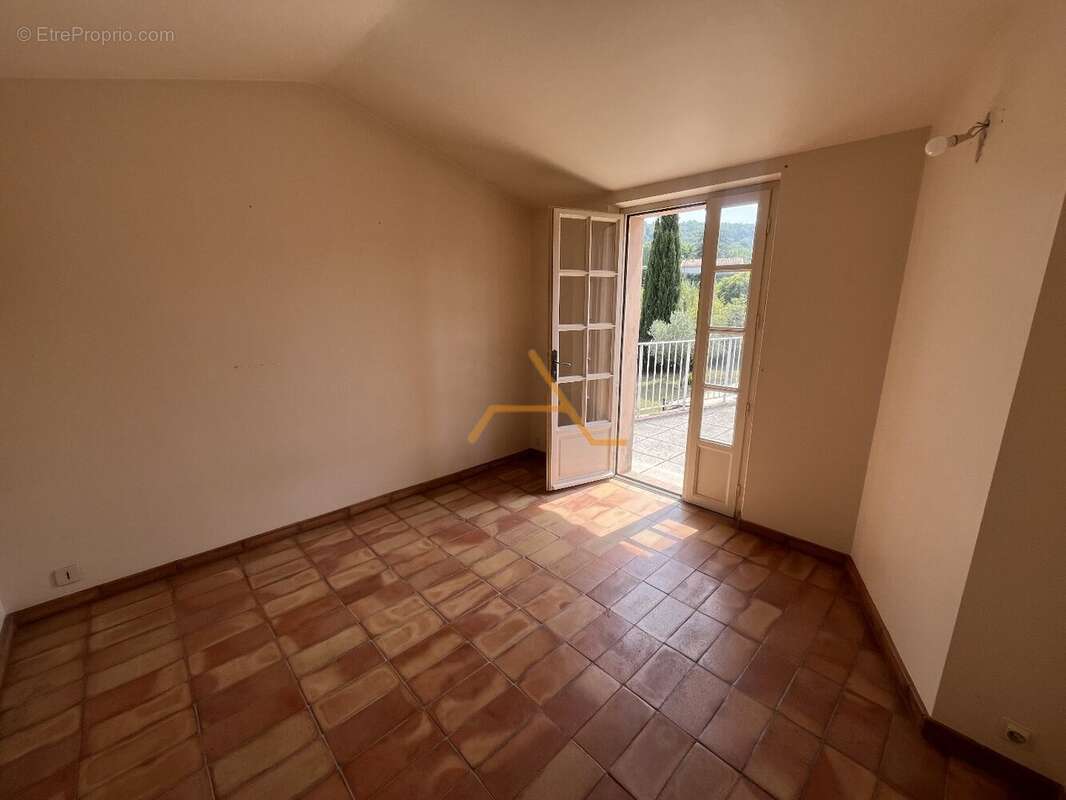 Maison à VALREAS