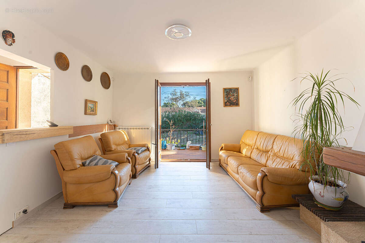 Maison à CHATEAUNEUF-LES-MARTIGUES