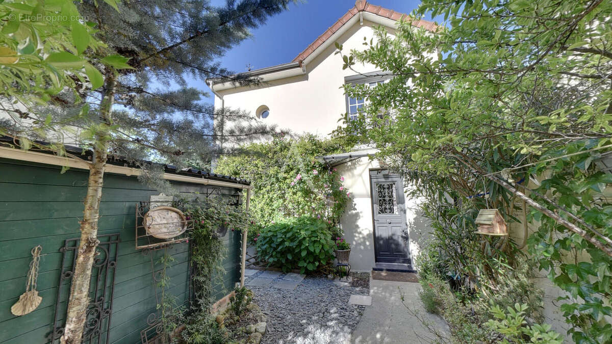 Maison à BRY-SUR-MARNE