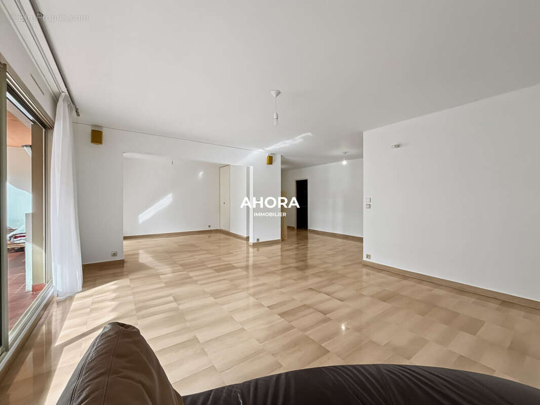 Appartement à MARSEILLE-9E