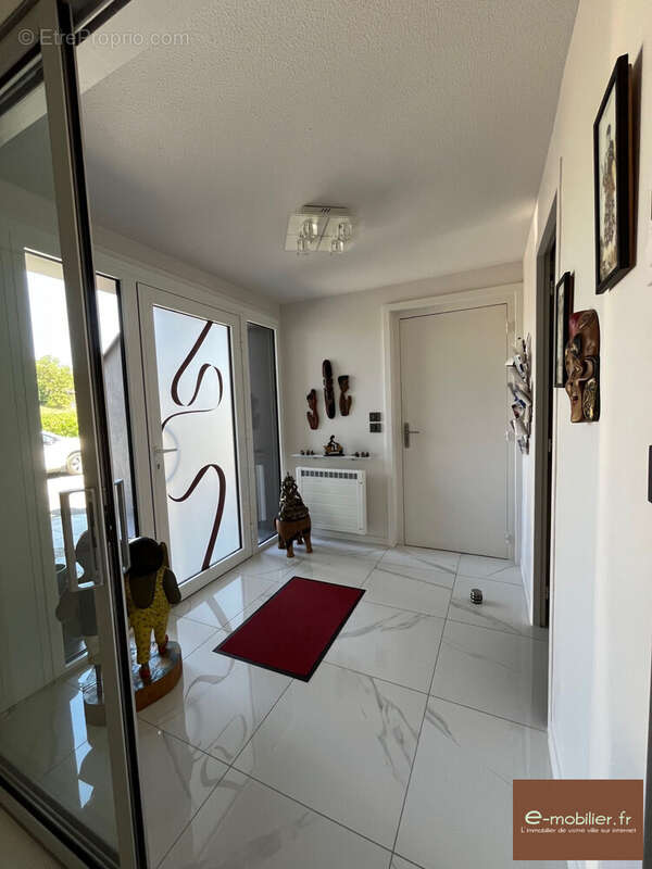 Maison 182 m² à Myans  - photo 2