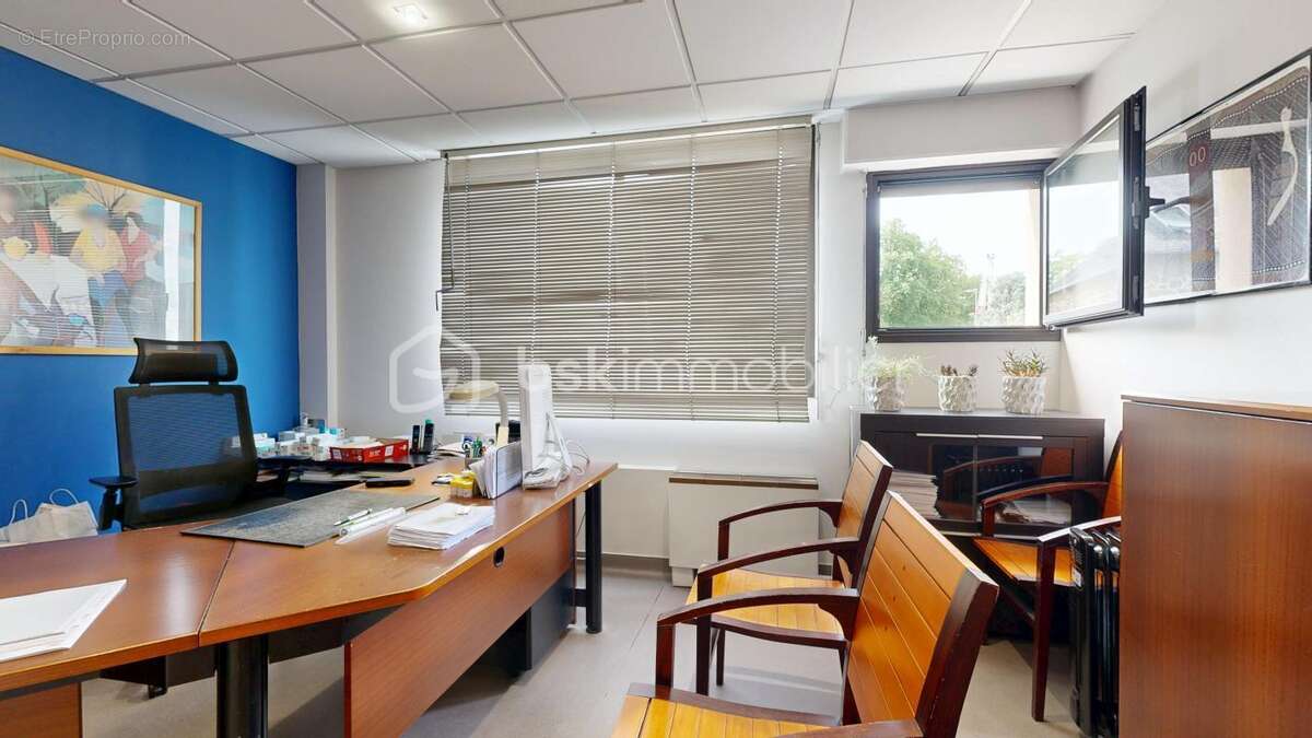 Bureau spacieux pour entrepreneurs, un investissement idéal au cœur de la ville - photo 3