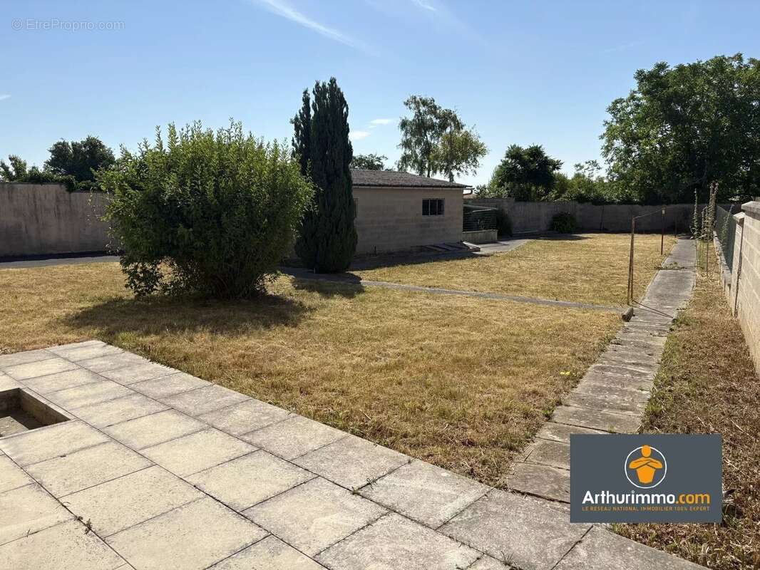 Maison 3 chambres - terrain 794 m2 - photo 6