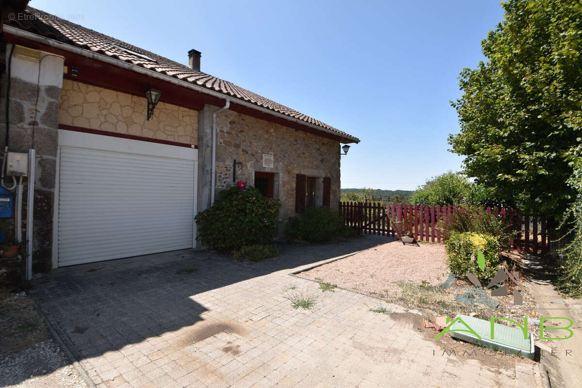 Maison 4 pièces 115 m² à vendre à Busserolles (24360) - photo 5