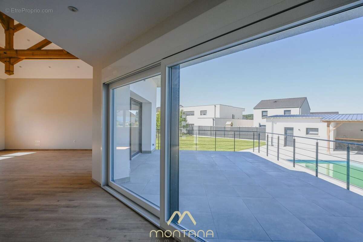 Maison à CONDE-NORTHEN