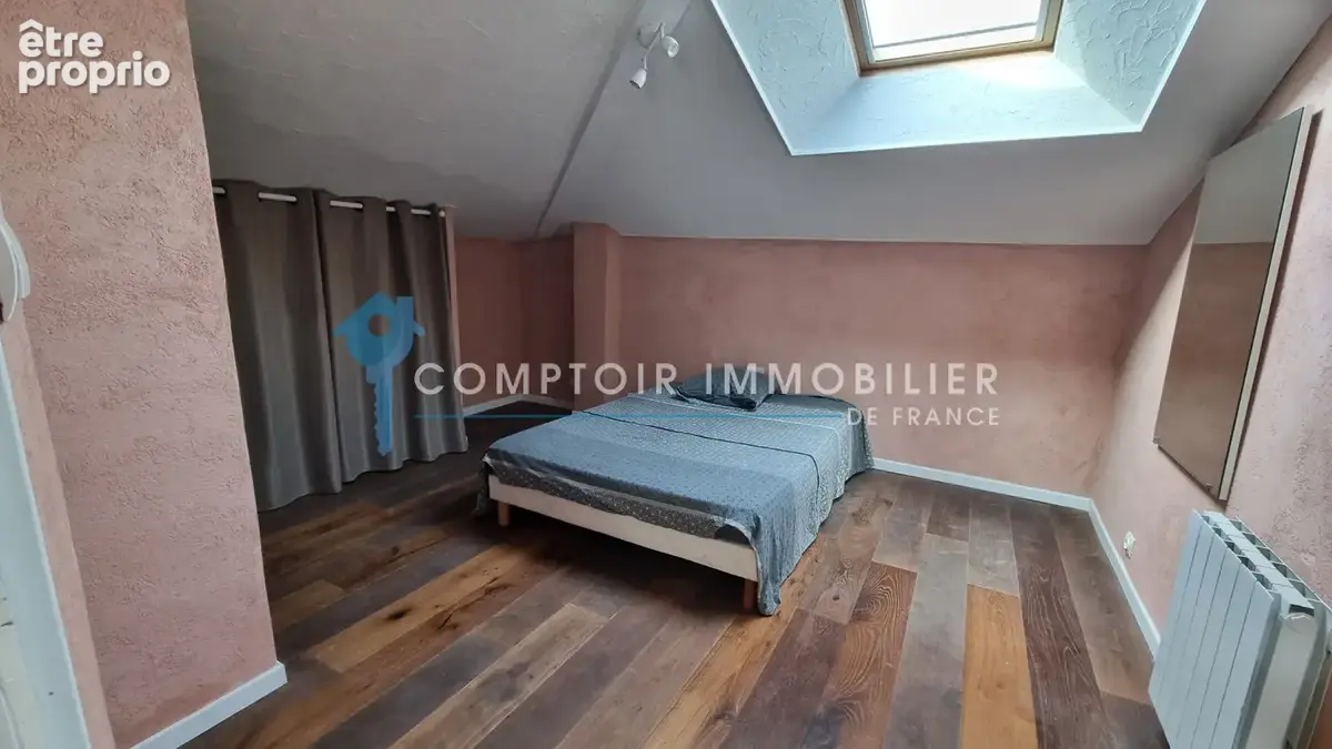 VAR (83) - À VENDRE - SALERNES - Villa atypique avec 5 chambres dans un superbe environnement - photo 16