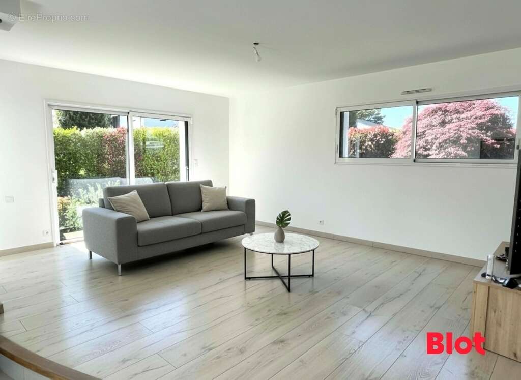 Maison à LA MEZIERE
