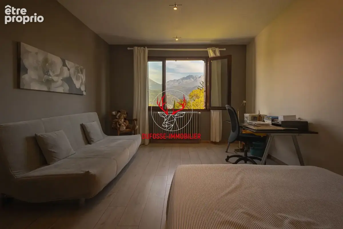 Crolles, Grande maison de 256 m² , vues sur Belledonne et Chartreuse. - photo 11