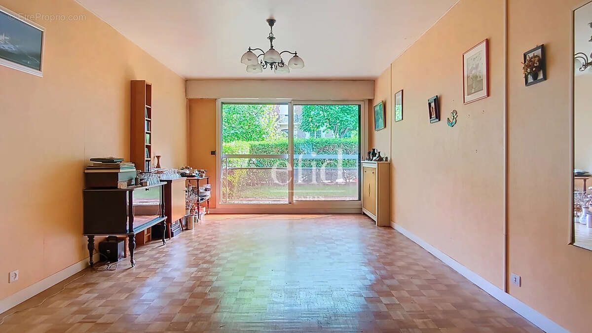 Appartement à ISSY-LES-MOULINEAUX