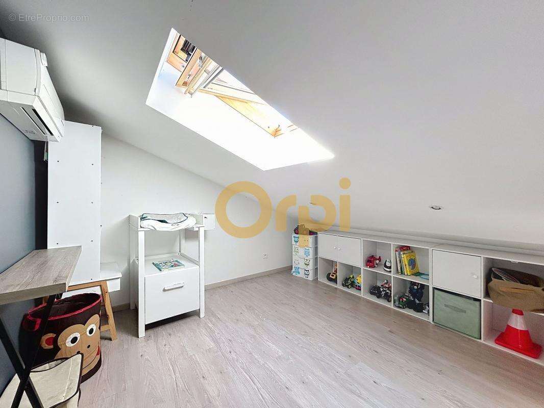 Appartement à ROQUEBRUNE-SUR-ARGENS