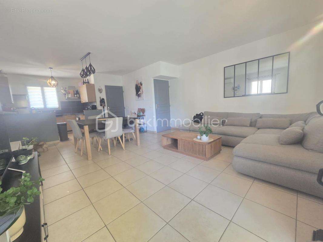 Maison à LA BASTIDE-DES-JOURDANS