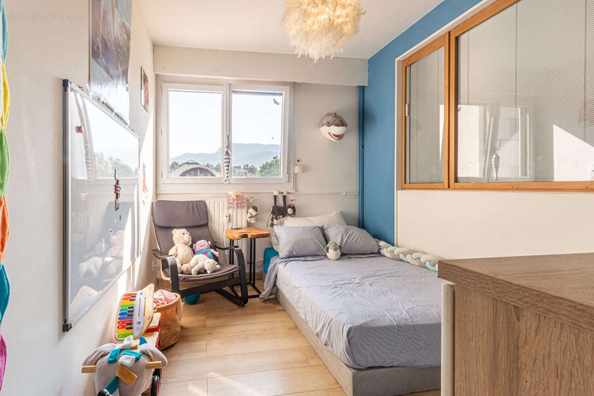 Agence immobiliere laforet - exclusivite - "bonsaï" - annecy - appartement t4 de 73.49m² - balcon/loggia 10m2 - cave - parking d - photo 11
