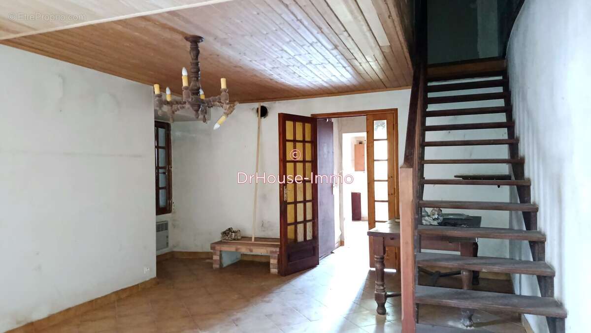 Maison à SAINT-PARDOUX-LA-RIVIERE