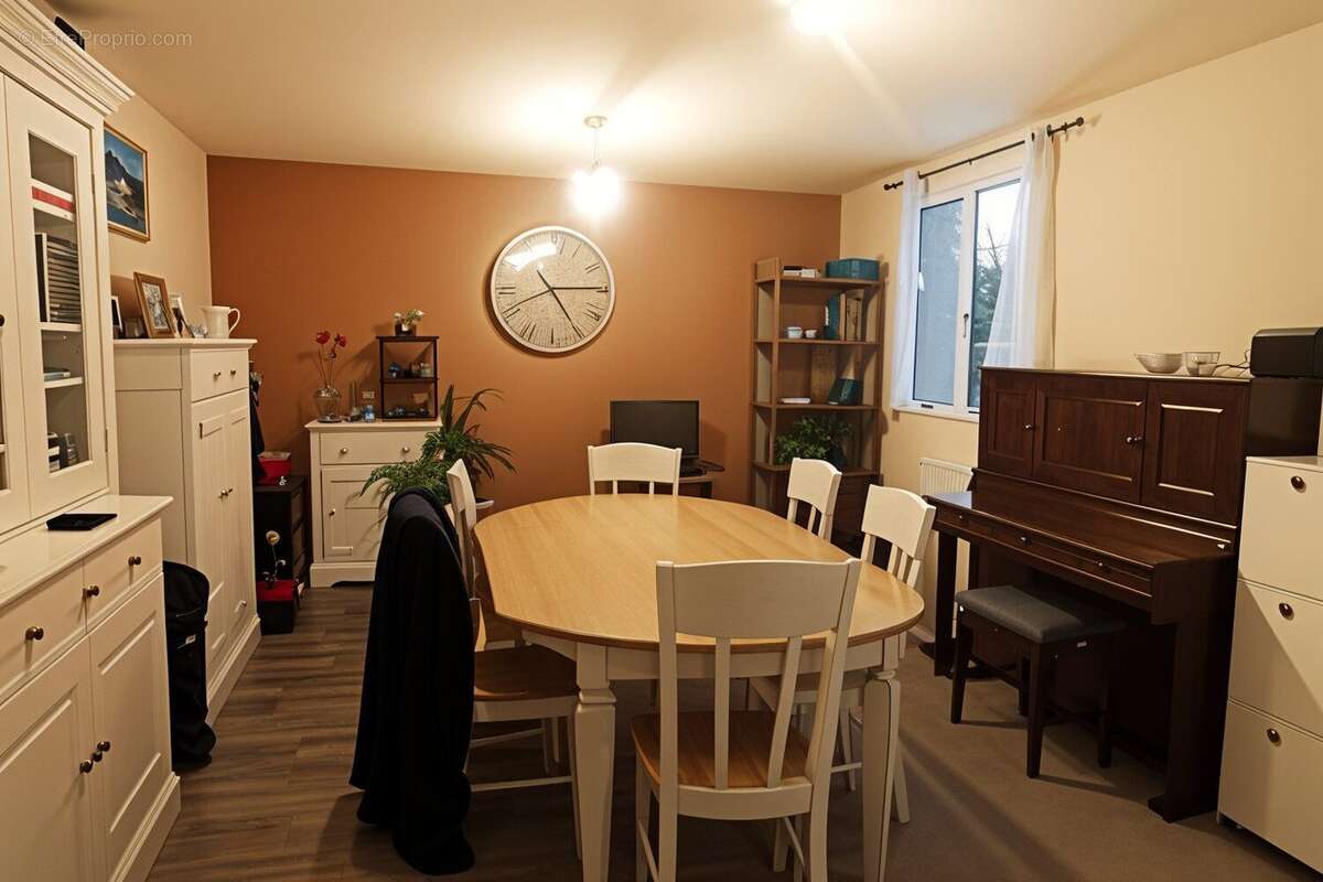 Maison à PERIGNAT-LES-SARLIEVE