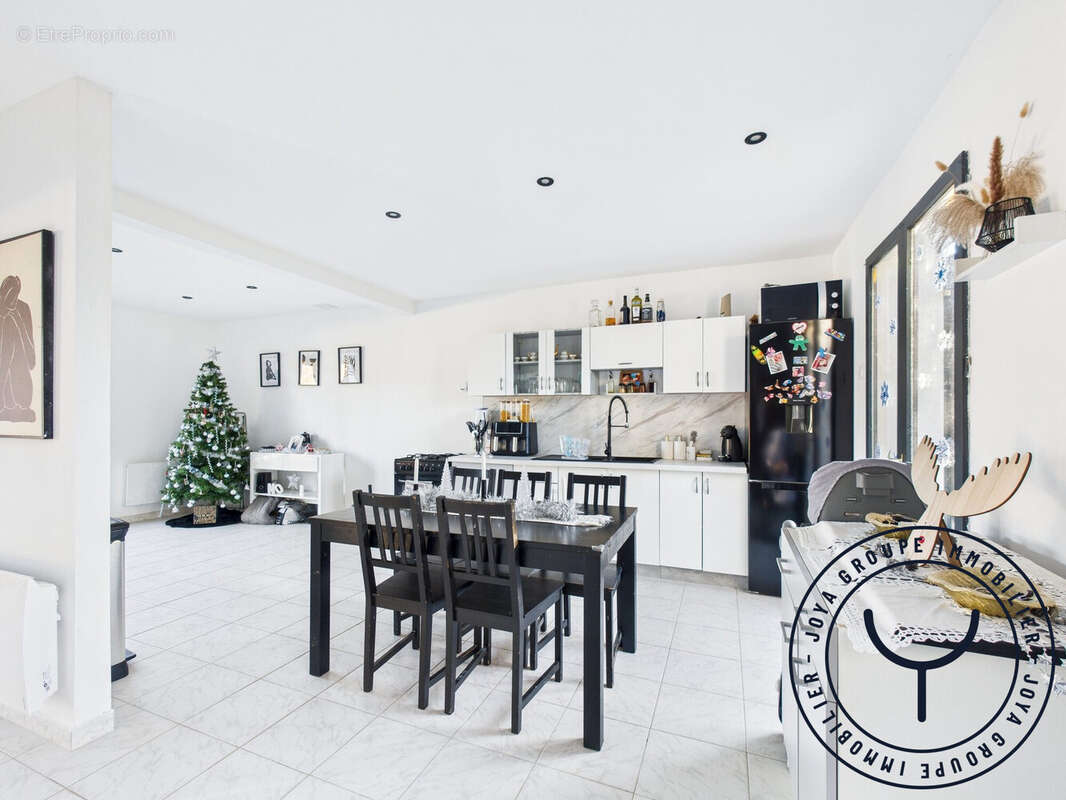 Maison à NEUVILLE-SUR-VANNES