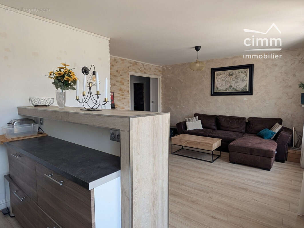 Appartement 65 m² à Le Pont-De-Claix  - photo 5