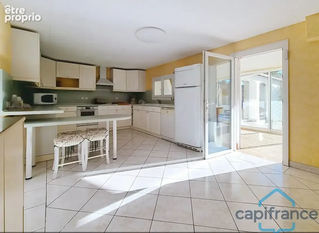 Maison familiale ou 2 habitations - 222m² avec 7 pièces (5 chambres) - Terrain de 830m² avec Piscine - CASTRIES (34) - photo 9