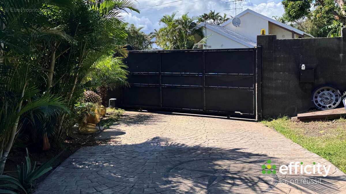 Maison à SAINT-DENIS