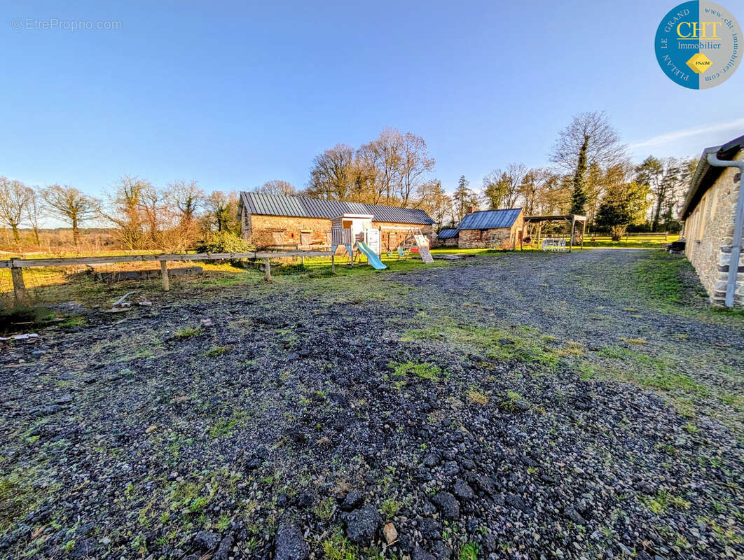 Maison à LES BRULAIS