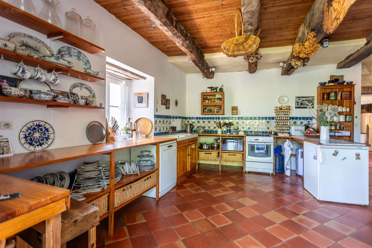 Maison de campagne avec annexes, piscine, grange et vue - photo 20