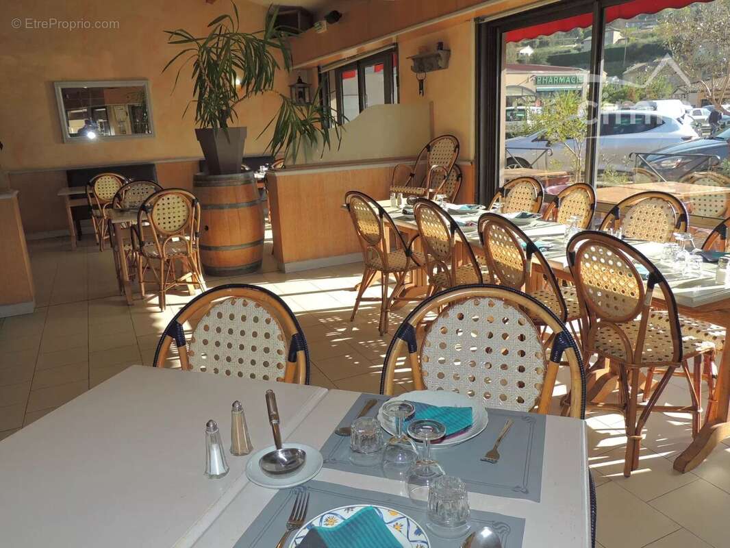 Commerce à LES VANS