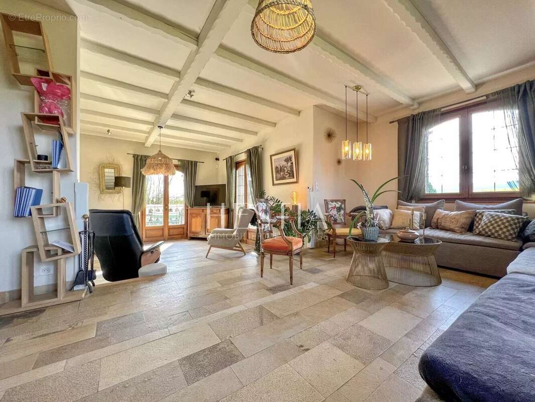 Maison à MARIGNY-SAINT-MARCEL