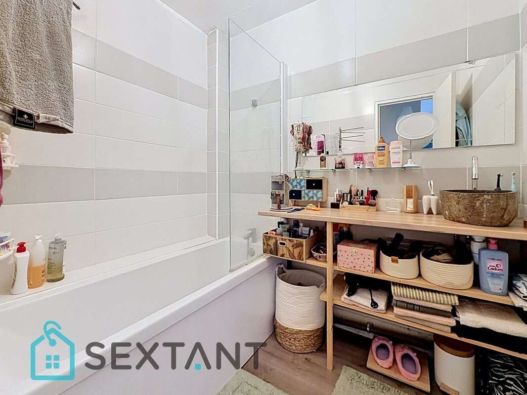 Appartement 70 m2 deux chambres et parking. - photo 8