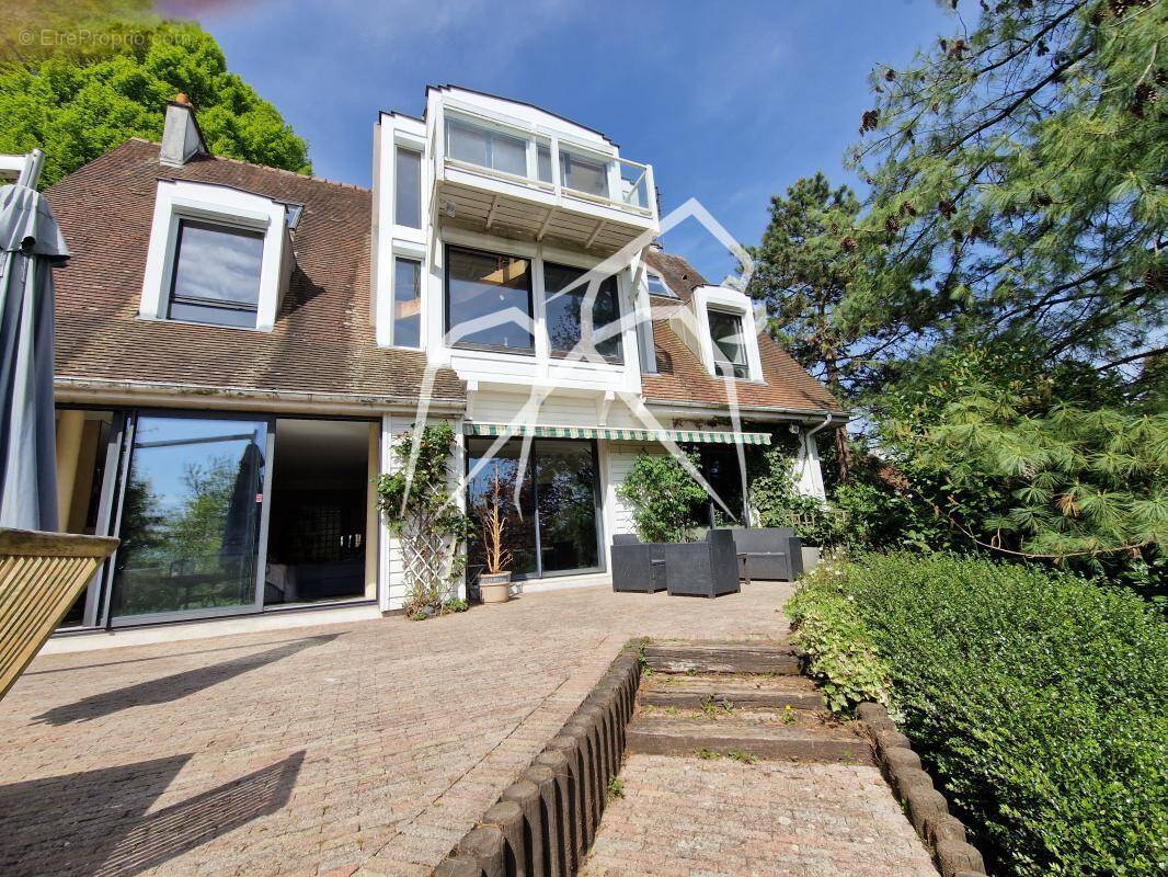 Maison à MONT-SAINT-AIGNAN