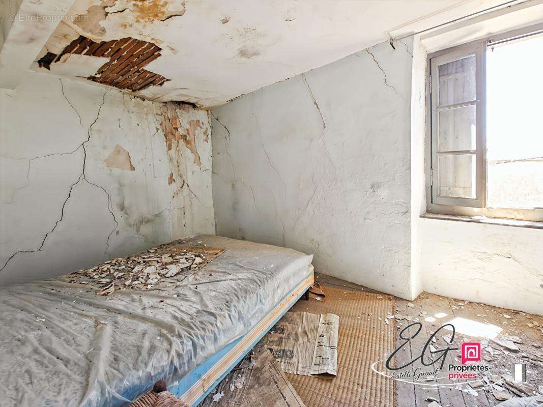 Maison Caunes Minervois à rénover :  2 chambres, atelier à rénover - photo 6
