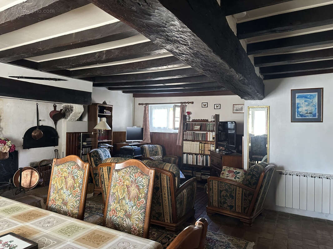 Maison à MONTGIVRAY