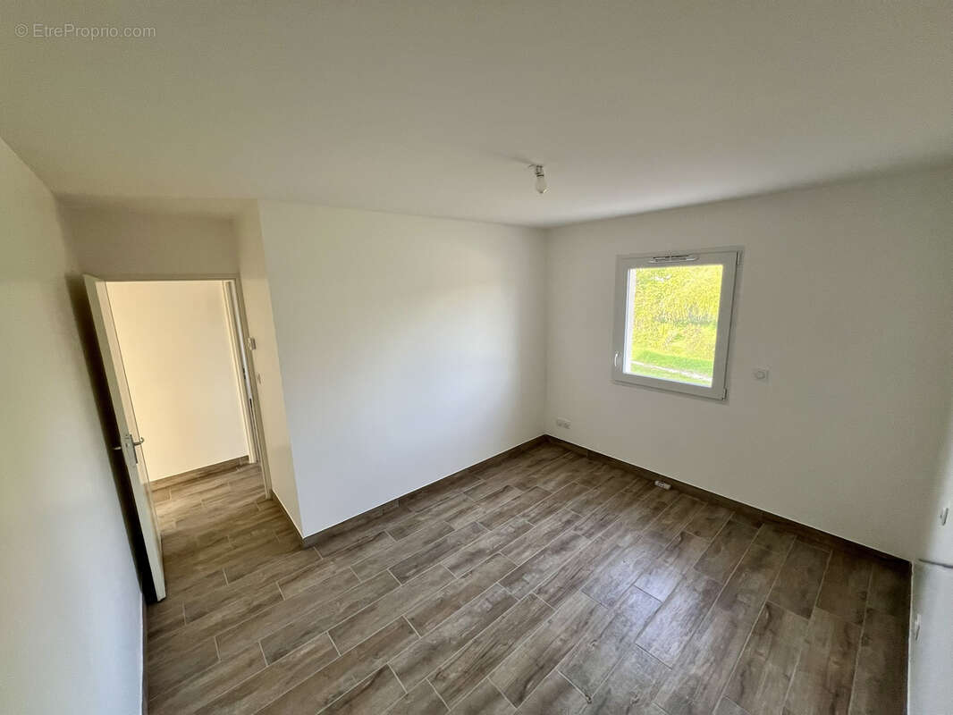 Maison à LES GRANGES-GONTARDES