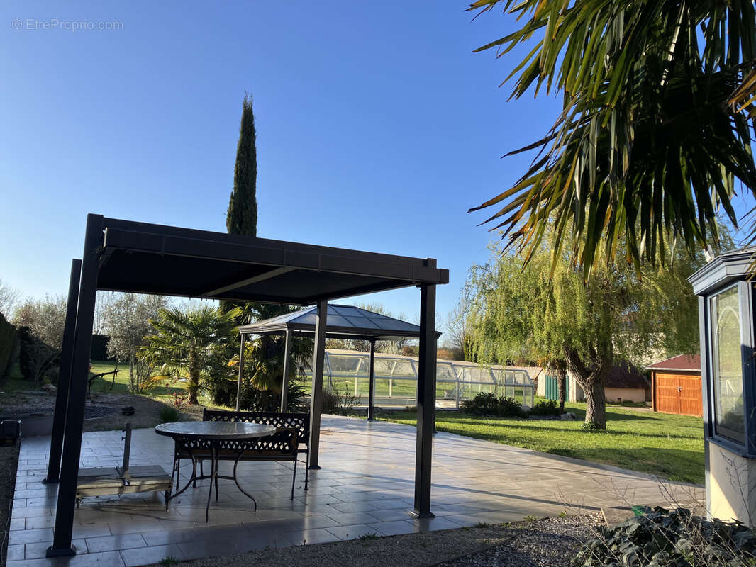 Très belle propriété prestations haut de gamme avec 280 m2 sur 5000 m2 de terrain avec piscine - photo 15