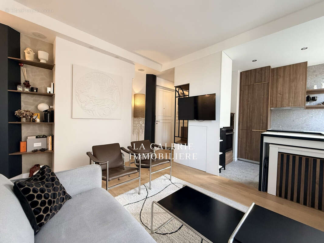 Appartement à COURBEVOIE