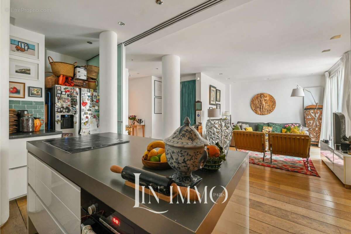 Appartement à PARIS-17E