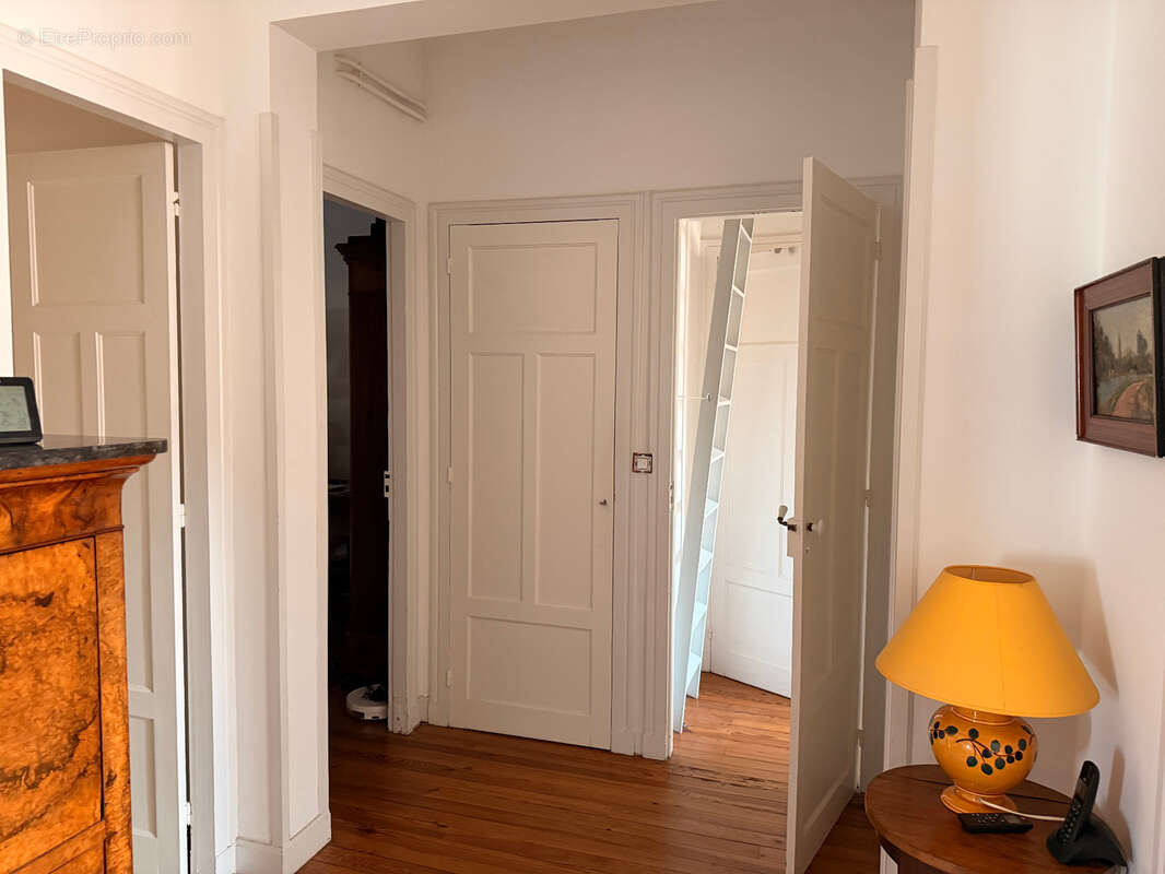 Bayonne saint-esprit – un t4 de caractère et 57 m² de combles pour voir plus grand - photo 3