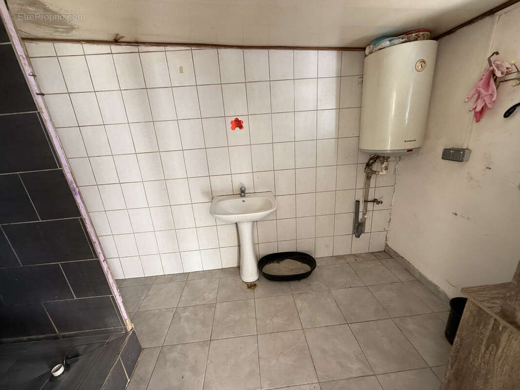 Maison de type T3 en vente à Saint-Denis secteur Bellepierre, à deux pas du CHU ! - photo 10