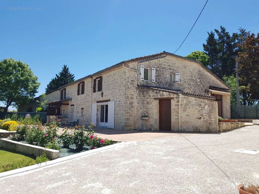 Propriété en pierre avec maison d'amis, piscine, dépendance et 1 hectare de terrain proche de Montaigu-de-Quercy (Tarn-et-Garonn - photo 14
