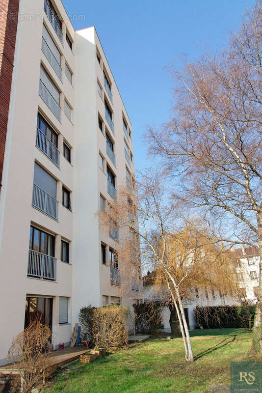 Appartement à FRESNES