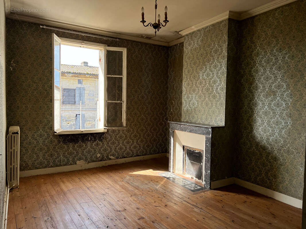 Maison à SAINT-EMILION